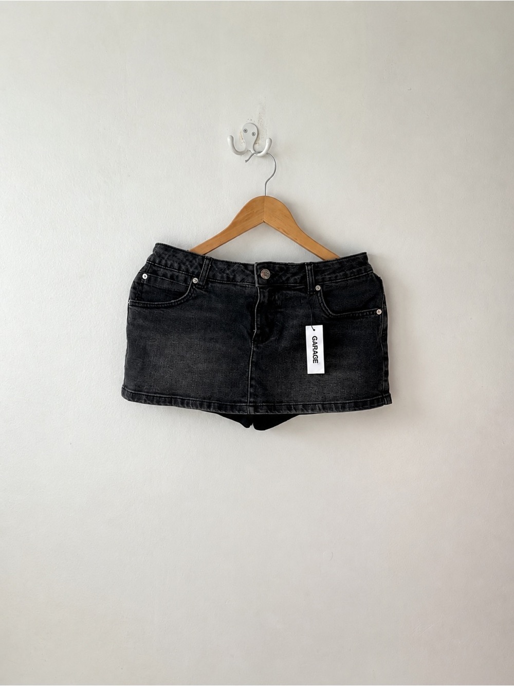 garage denim micro skort - washed black